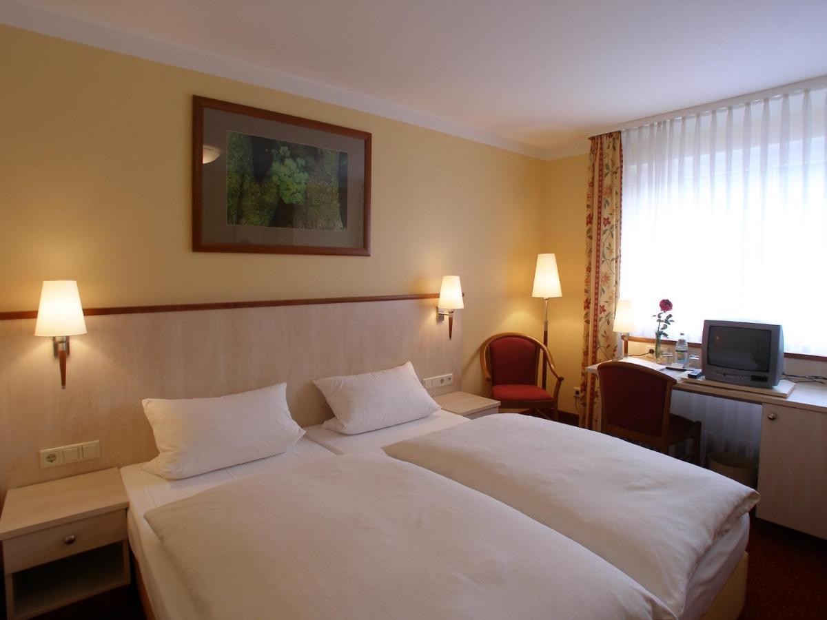 Gasthof-Landhotel-Metzgerei Zum Stern Rudenau Buitenkant foto