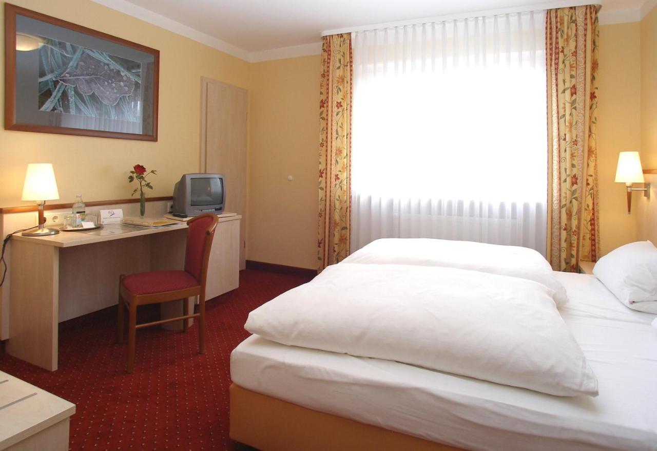 Gasthof-Landhotel-Metzgerei Zum Stern Rudenau Buitenkant foto